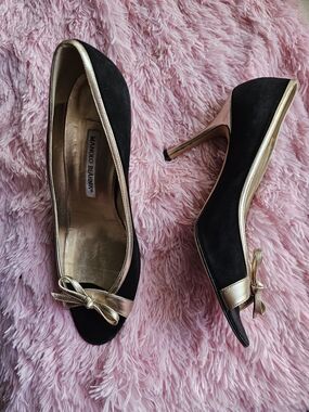 Manolo Blahnik Black and Gold Bow-Trim High Heels Sz40